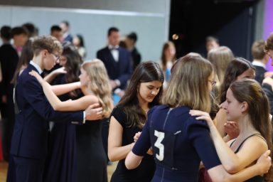 Die Bildergalerie des Zwischenballs der Tanzschule MOVE!iT in Ludwigsburg